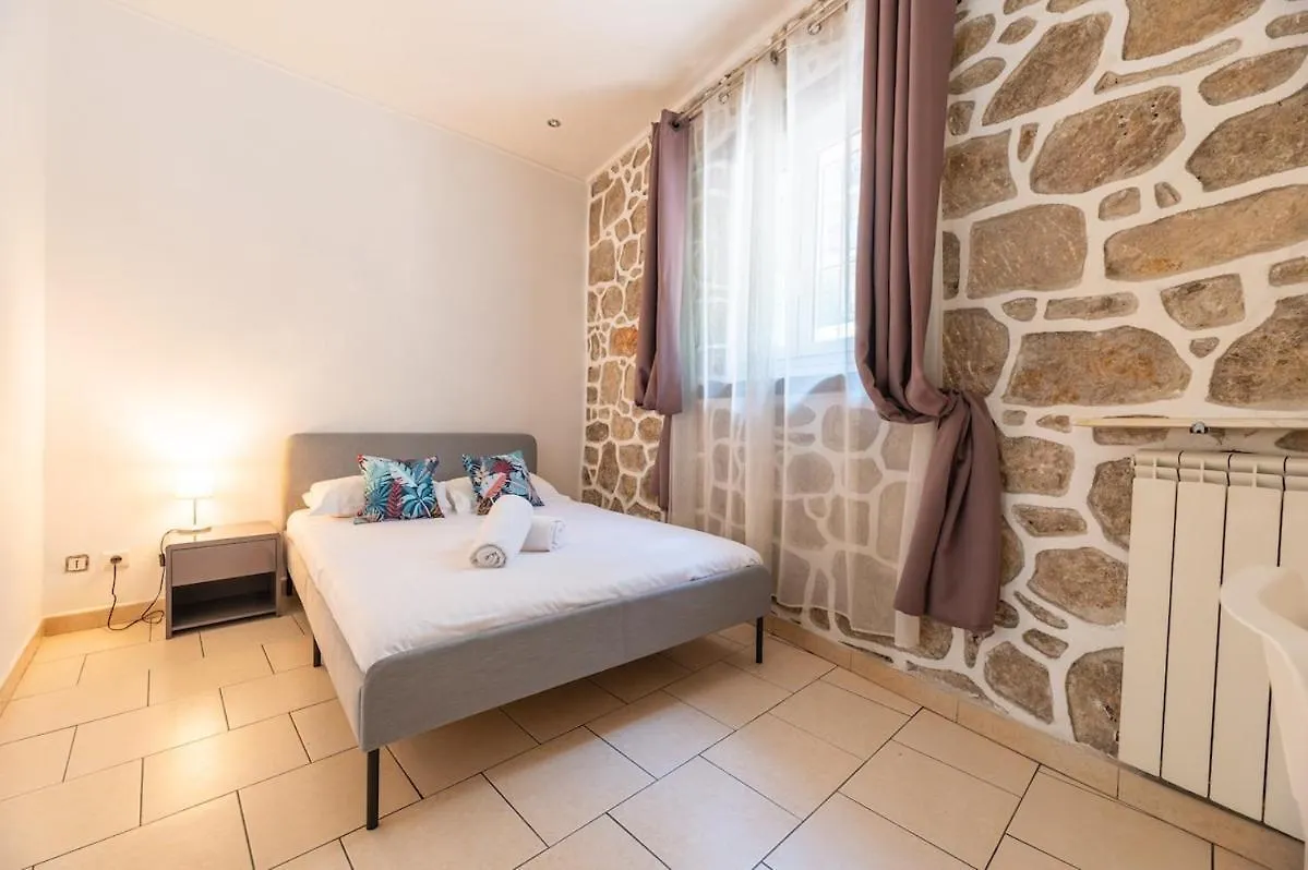 Maison De Ville Familiale, 5 Chambres, Terrasse, A 20 Minutes Du Centre Ville Nice Holiday home