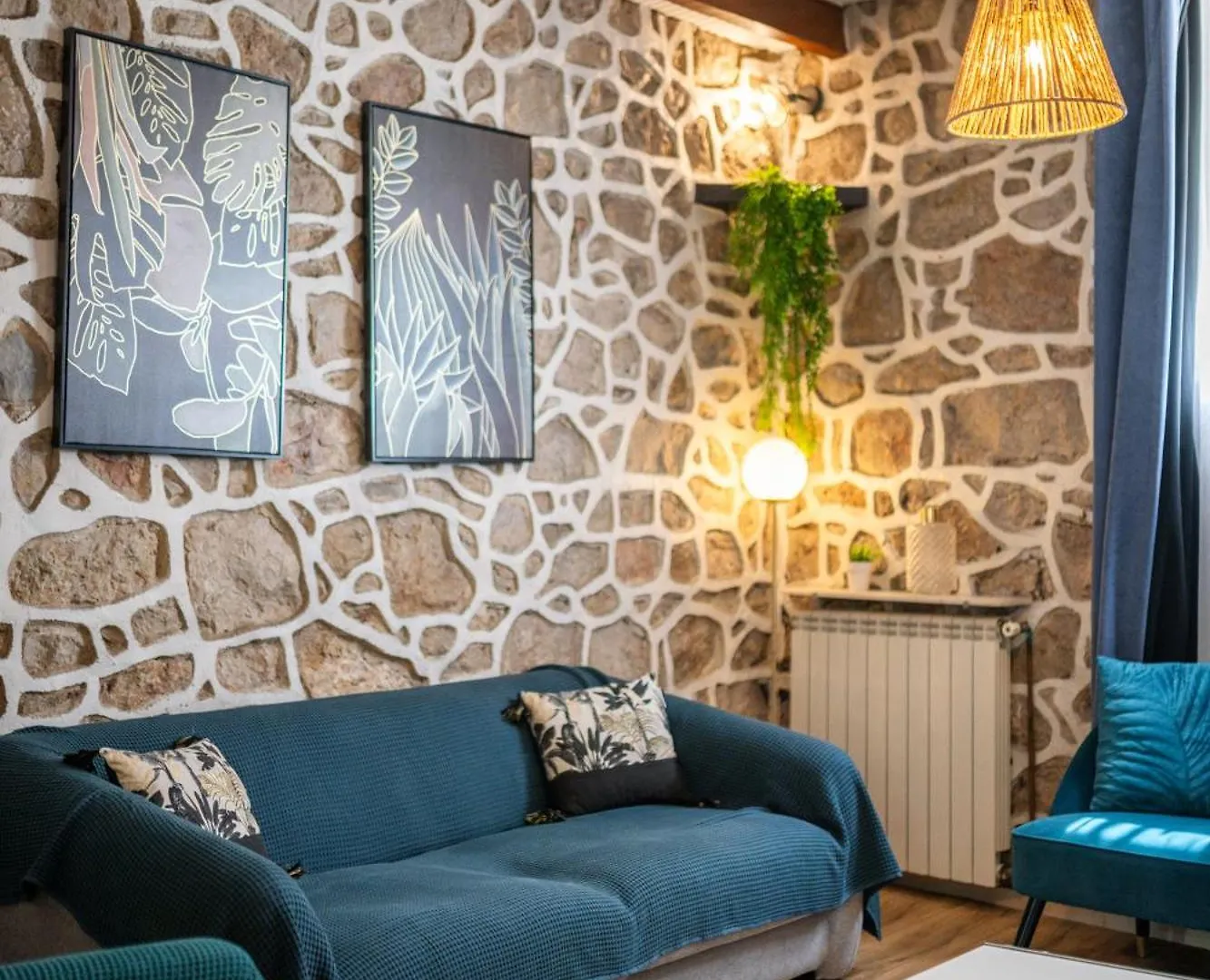 Maison De Ville Familiale, 5 Chambres, Terrasse, A 20 Minutes Du Centre Ville Nice France